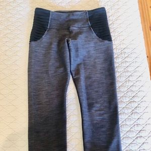 Lululemon size 2 yoga pants
